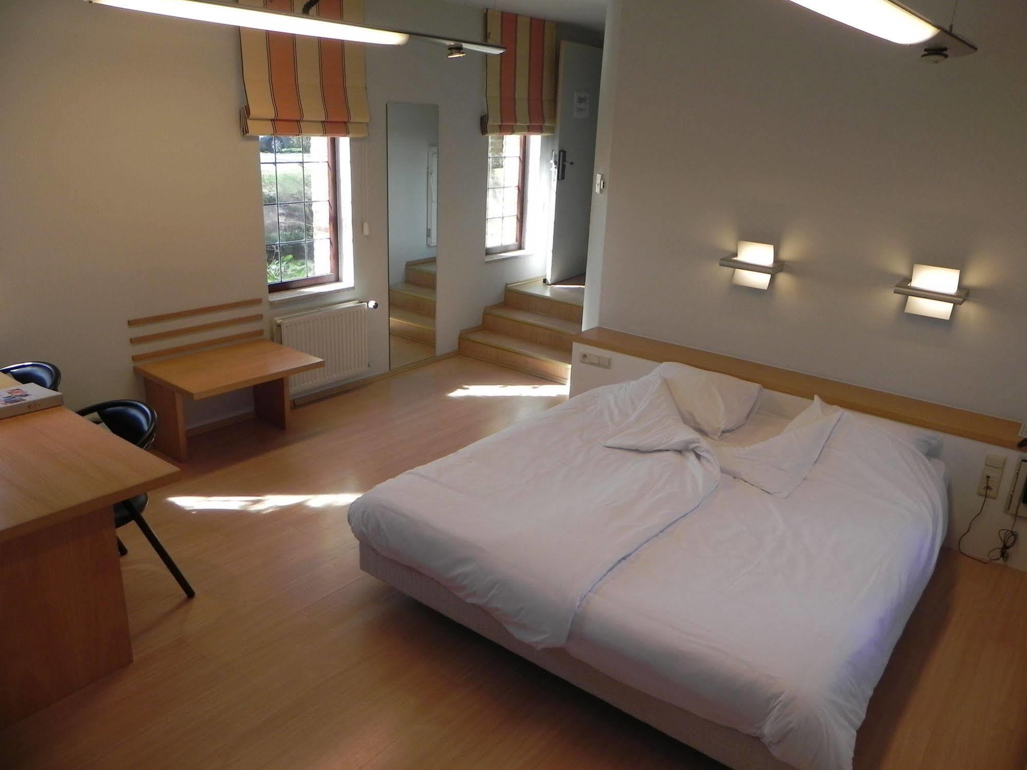 Priorij Corsendonk Hotell Oud-Turnhout Eksteriør bilde